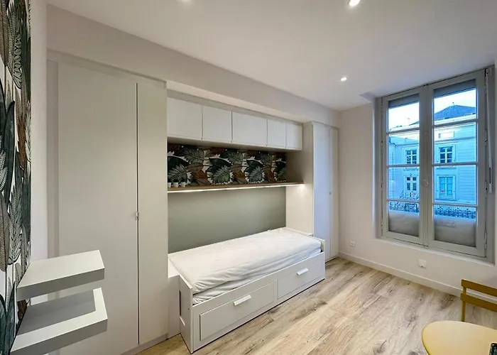 Bressigny/t1/centre-ville/wi-fi Lägenhet *